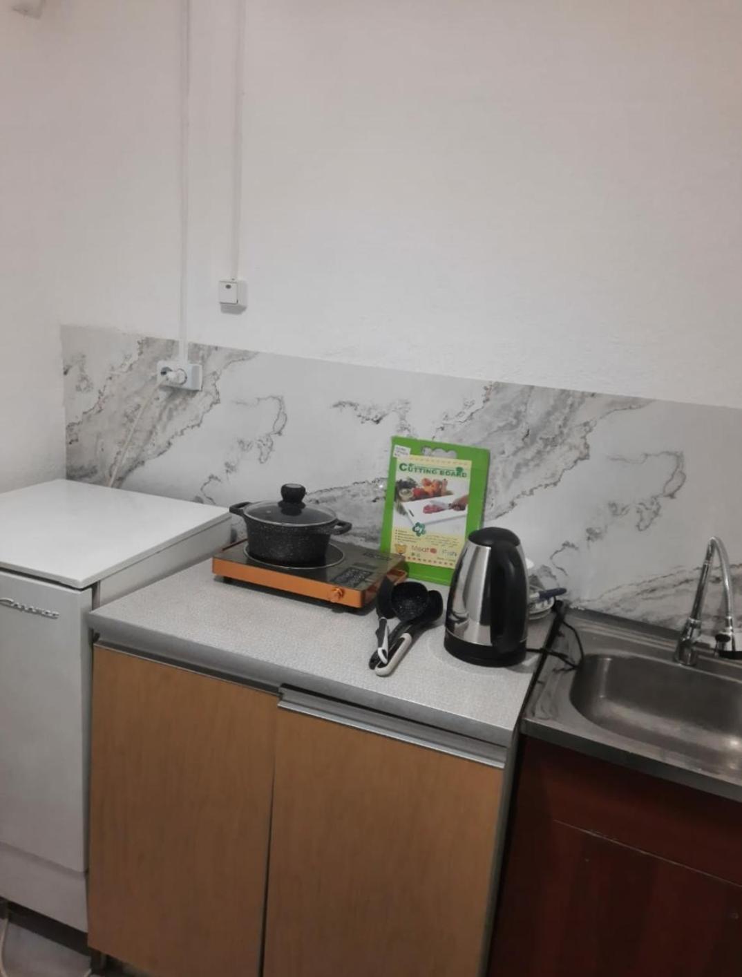 Атлант Hotel Бишкек Екстериор снимка